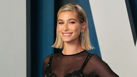 เฮลีย์ บีเบอร์ ถูกหามเข้าห้องฉุกเฉิน หลังพูดไม่ชัด กล้ามเนื้ออ่อนแรง