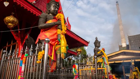 เปิดประวัติ "วัดจุฬามณี" วัดเก่าแก่กว่า 300 ปี คนไปไหว้ขอพรเรื่องอะไร?