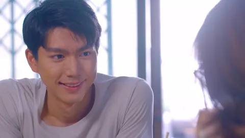 "ไบร์ท" พ่อเทพบุตร ใจหล่อ “พิษรักรอยอดีต” ลงจอ สื่อชัด "สวยแต่รูป จูบไม่หอม"