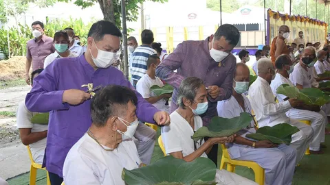 ปลัด มท.เป็นประธานพิธีตัดปอยผมนาคอุปสมบทเฉลิมพระเกียรติ