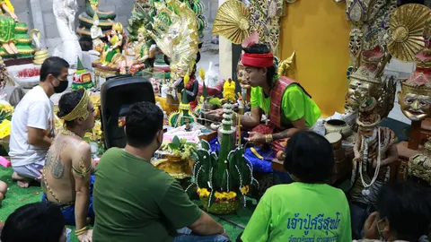 ฮือฮา คืนบูชาราหู "วังนาคินทร์" เลขเด็ดโผล่ ตรงเป๊ะความฝันชาวบ้าน (คลิป)