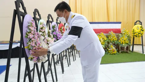 "ในหลวง" พระราชทานพวงมาลาหลวงหน้าหีบศพ ส.ต.ต.กล้า พลีชีพเหตุระเบิดยะลา