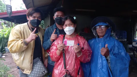 "ศาลหลักเมืองให้โชค" แม่ค้าดวงเฮง ถูกหวยสมใจ ได้เงินก้อนใหญ่ 6 ล้านบาท