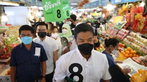 “ชัชชาติ” ลุย ตลาด ชูแนวคิด “ทำกรุงเทพฯ ให้ถูกลง” พัฒนาลดค่าครองชีพประชาชน