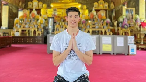 "โดม เพชรธำรงชัย" แฮปปี้ทำบุญวันเกิดพร้อมหน้าครอบครัวในรอบ 3 ปี