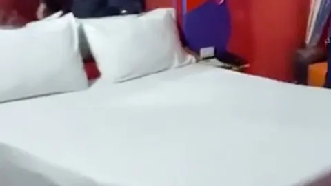 ศาลจังหวัดสุรินทร์ ให้ประกัน "ครูหื่น" พา ม.3 เข้าไปแก้ ร.ในม่านรูด