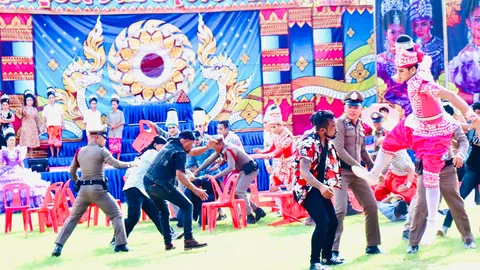 “หม่ำ” ชนวนเหตุทำให้เกิดมวยหมู่ “ริส-ฟอร์ม” รวมพลัง “พยัคฆ์ยี่เก” ซัดน่วม