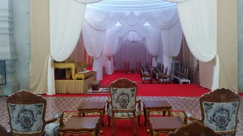 ย้ายที่สวดอภิธรรม สรพงศ์ ตั้งศพข้างองค์หลวงพ่อโต ในวิหารที่ สีคิ้ว 