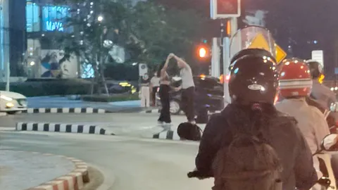 "คู่รักต่างชาติ" ใช้เวลาว่างระหว่างรอข้ามถนน เต้นโชว์น่ารักกลางสี่แยก (คลิป)