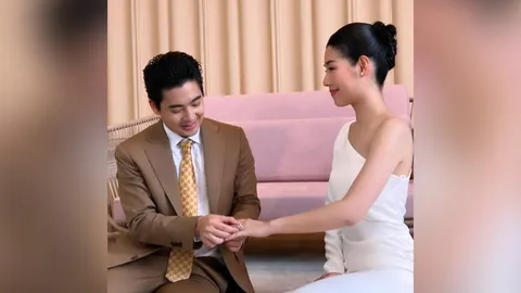 น็อต ธีร์ ควงแฟนสาวเข้าพิธีวิวาห์ชื่นมื่น หลังเลื่อนงานมา 1 ปีเต็ม