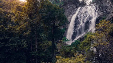 เก็บกระเป๋าพักผ่อนวันหยุดยาว เที่ยว "น้ำตกคลองลาน" ตามรอยละคร "มักกะลีที่รัก"