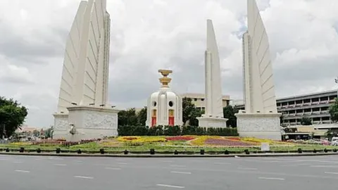 จับตา 2 ม็อบเห็นต่าง นัดชุมนุม "อนุสาวรีย์ประชาธิปไตย" วันสงกรานต์