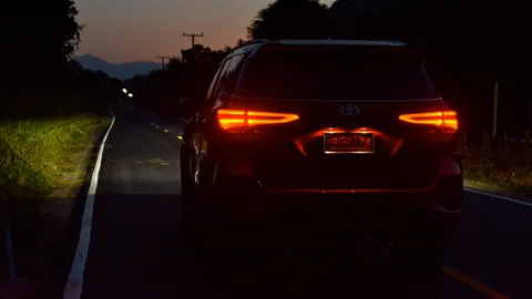 สงกรานต์ 2565 ขับรถตอนกลางคืนยังไงให้ปลอดภัย 