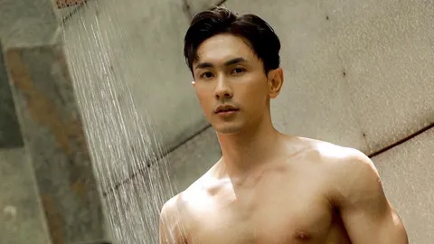 ไอจีไฟลุกช่วงสงกรานต์ เมื่อหนุ่มนัททิว ถอดเสื้ออวดซิกซ์แพ็ก พร้อมแคปชันอยากเปียก