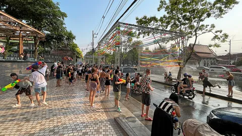 กลืนไม่เข้า คายไม่ออก