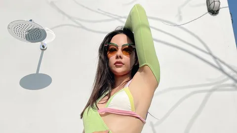 "แซมมี่ เคาวเวลล์" พักความฮา กลับมาเปิดโหมดเซ็กซี่อวดหุ่นแซ่บซี้ด