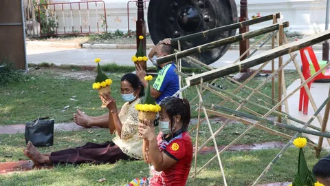 อาบน้ำมนต์ส่งท้ายสงกรานต์ หน้า "ท้าวเวสสุวรรณ" ได้ทั้งบุญได้ทั้งเลขเด็ด