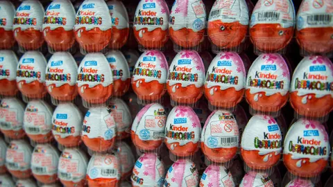 เตือนภัย เด็ก 3 ขวบล้มป่วยหลังกินไข่ช็อกโกแลต คินเดอร์ เซอร์ไพรส์