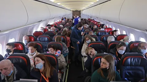 ไบเดน สะอึก ศาลฟลอริดาสั่งยกเลิกบังคับใส่หน้ากากบนเครื่องบิน-ขนส่งสาธารณะ