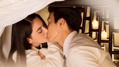 "พุฒ-ใหม่" เสิร์ฟความหวานปนซึ้ง บรรจงจูบละมุน ใน "จังหวะหัวใจนายสะอาด"