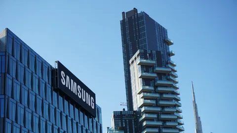 Samsung วางแผนทดสอบสมาร์ทโฟนยืดจอและหน้าจอการแสดงผลแบบโปร่งใส