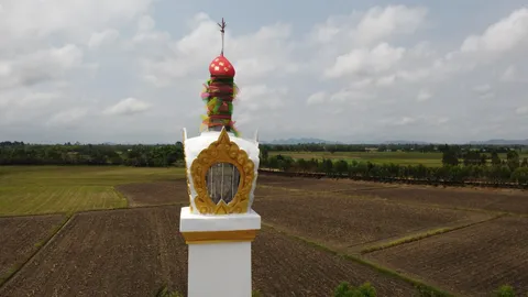 เจ้าอาวาสแจง ปลัดขิกยอดปล่องเมรุ เจ้าที่เข้าฝันให้สร้าง เพื่อบูชาเทวดา