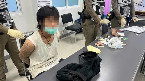 กรีดหน้ากลางห้าง จู่ๆ หนุ่มตกงานคลั่ง คัตเตอร์ทำร้าย 2 สาว รปภ.กวดจับทันควัน