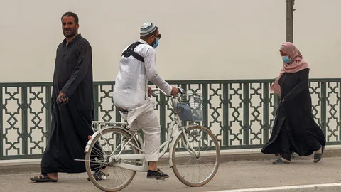 พายุทรายถล่มกรุงแบกแดด ของอิรัก ประชาชนป่วยเข้ารพ.นับสิบราย