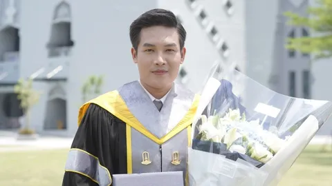 ลำเพลิน น้ำตาซึมรับปริญญาใบแรกของตระกูล เสียใจคุณตาไม่ได้อยู่ด้วย