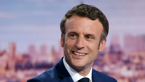 โพลชี้ “เอ็มมานูเอล มาครง” น่าเชื่อถือกว่า “มาริน เลอเปน”