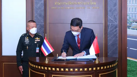 "บิ๊กหน่อย" เปิดกลาโหมรับทูตสิงคโปร์ เพื่อแสดงความยินดี สู่ความร่วมมือ