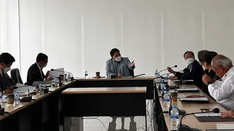 สร้างอนาคตไทย ถกนัดแรก ตั้ง “บุญส่ง ชเลธร” นั่งรองเลขาธิการพรรคคู่ “วัชระ”