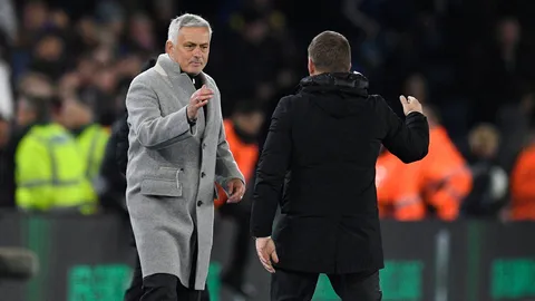 มูรินโญ แฉ ร็อดเจอร์ส กลางวงสัมภาษณ์ หลังเกมโรมา-เลสเตอร์ ในศึก คอนเฟอเรนซ์ ลีก (คลิป)