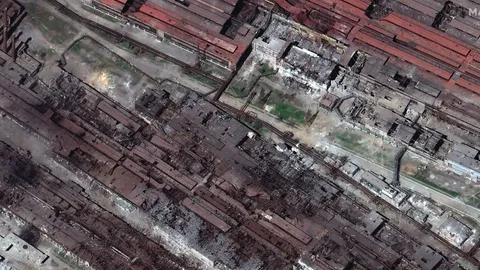 ยูเครนเริ่มอพยพ ปชช.จากโรงงานเหล็ก ที่มั่นสุดท้ายในมาริอูโปล