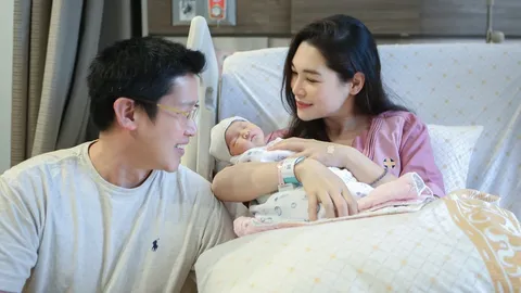 ปอ ณฐมน อดีตนักร้องวงแจมป์ คลอดลูกสาวคนแรก ตั้งชื่อ น้องพิพพราว