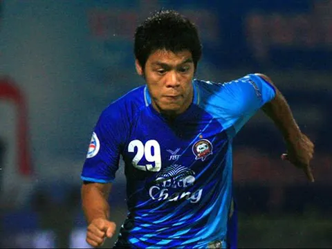 พลิกผัน อดีตแข้งทีมชาติไทย ของ ชลบุรี เอฟซี ประกาศขายบ้าน หาเงินจุนเจือครอบครัว