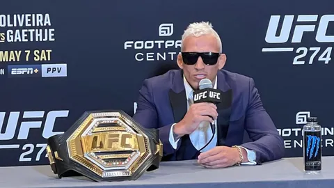 ยอดนักมวย UFC โดนยึดเข็มขัดหลังน้ำหนักเกินครึ่งกิโลก่อนแมตช์ป้องกันแชมป์