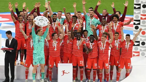 บาเยิร์น มิวนิก ส่งท้ายในบ้านไม่สวย ได้แค่เจ๊า สตุตการ์ท รับถาดแชมป์บุนเดสลีกา