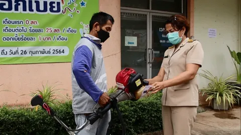 สถานธนานุบาลคึกคักรับเปิดเทอม จำนำเครื่องตัดหญ้า ซื้อรองเท้าใหม่ให้ นร.