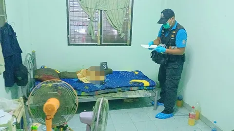 เศร้าลุงเมืองชลล้มหัวฟาดพื้นตายคาบ้าน ลูกสติไม่ดีเอาผ้าก๊อซพันหัวให้พ่อ