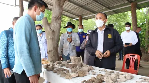 ผู้ว่าอุดรฯ ตรวจบ้านท่าเสียว กรมศิลป์คาดชั้นอารยธรรม เก่ากว่าบ้านเชียง