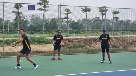 "เทนนิสไทย" ซ้อมมื้อแรกก่อนลุยซีเกมส์ "โค้ชเบิ้ม" หายห่วง-ลูกทีมปรับตัวได้แล้ว