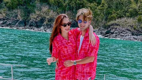 “อ๊อฟ-ชนะพล” ควง “ฮาน่า ลีวิส” เที่ยวทะเลใส่เสื้อคู่ โพสต์ภาพพร้อมแคปชันหวาน