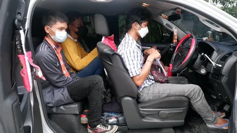 จับคาด่าน หนุ่มพม่า 10 คน นั่งอัดมาในปิกอัพ อ้างจะไปเที่ยวทะเล 