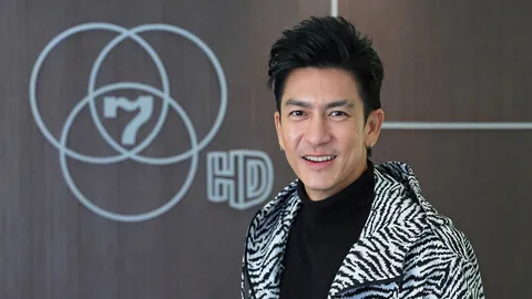 “ติ๊ก” นั่งเก้าอี้ผู้จัดช่อง 7 เล่นเอง จีบ “อั้ม” คู่กันรอบ 18 ปี 