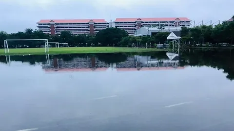 "สตรีวิทยา 2" ประกาศหยุดเรียน 1 วัน หลังฝนตกหนัก น้ำท่วมทะลักเข้าโรงเรียน