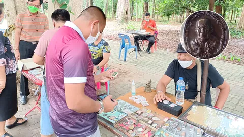 เซียนพระตามหา "เหรียญหลวงปู่แสง" หลังเกิดเหตุ ทำราคาพุ่งหลายเท่าตัว 