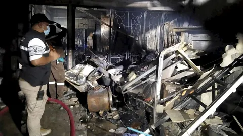 ไหม้ทาวน์เฮาส์ย่างสด 4 ศพ สําลักควันสยอง! หนีออกมาไม่ทัน