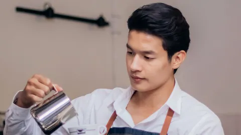 “เพื่อน คณิน” ขึ้นแท่นคิวทอง ดวงรุ่งพุ่งแรง ละครออน 4 เรื่อง ยาว 7 วันรวด!