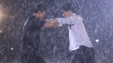 "ต่อ-ไบร์ท" เลือดร้อนเปิดศึกลูกผู้ชาย สุดเดือดกลางสายฝน ในละคร "ใต้หล้า"